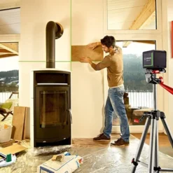 Bosch 0603663C01 Quigo Green Beam Cross Line Laser With MM02 Mount And Tripod